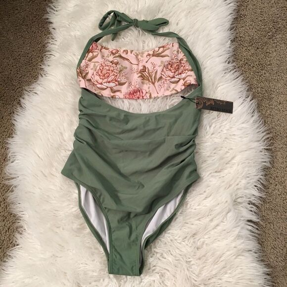 New with tags! 1930s Style Peony One piece ruched bathing suit - Picture 6 of 9